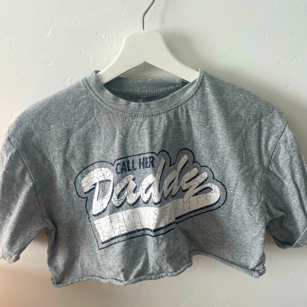 Cropped tee